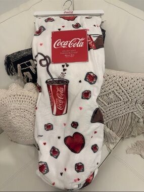 Coca Cola White and Red Velvet Throw Blanket with Cup & Heart Motif